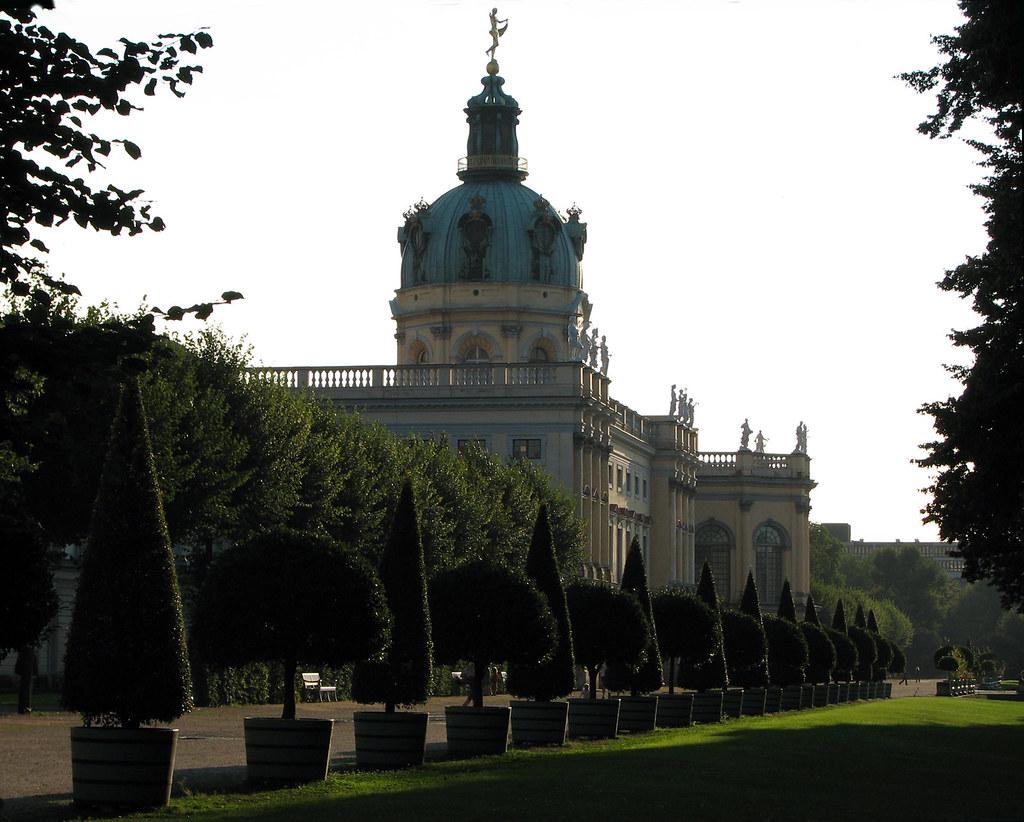 Charlottenburg Council Votes 7-4 to Fast-Track Housing, Risking Rent Increases