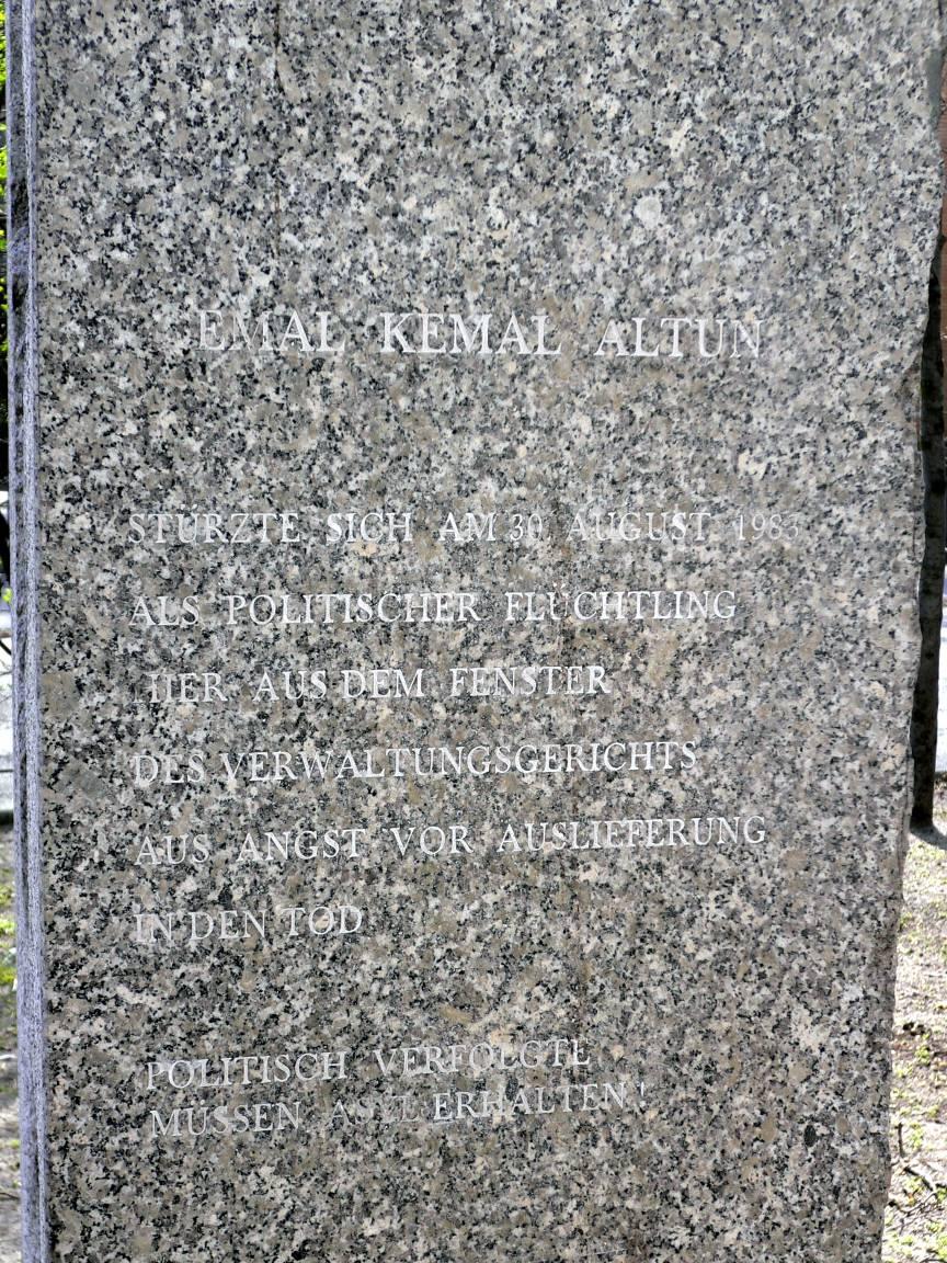 Berlin charlottenburg cemal kemal altun 20050404 276