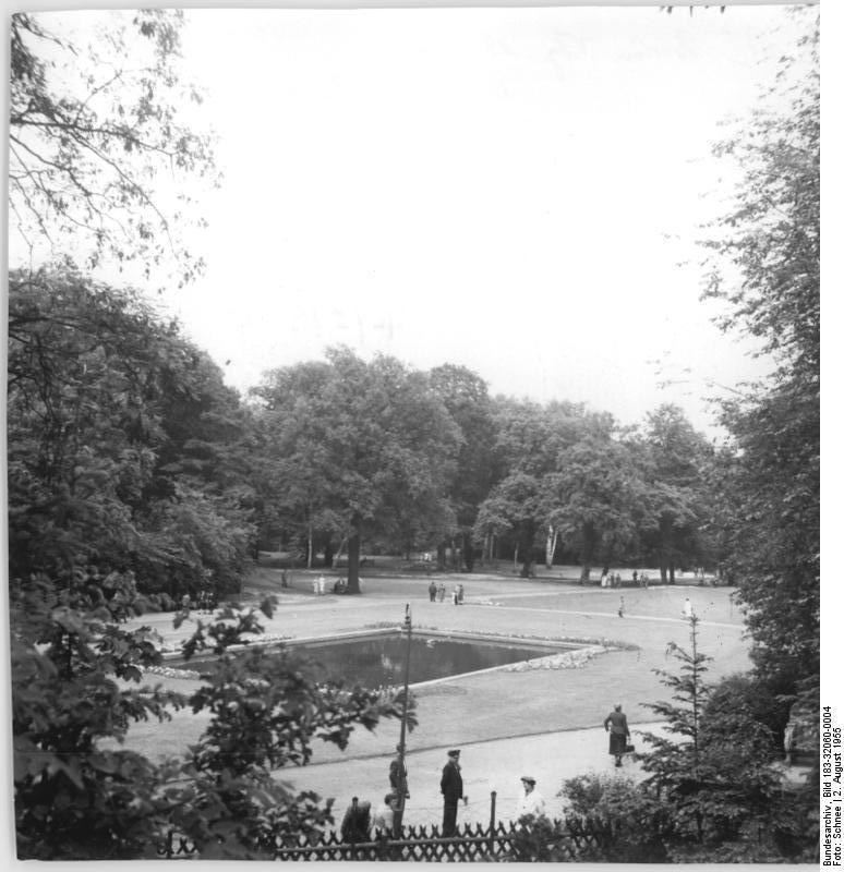 Bundesarchiv Bild 183 32060 0004, Berlin Pankow, Bürgerpark, Teich