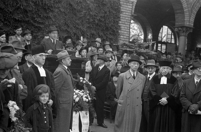 Fotothek df pk 0000179 005 Jüdischer Friedhof Berlin Weißensee ^ Vorstand der Jüdischen Gemeinde zu Berlin