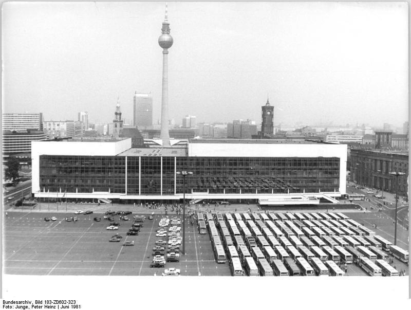 Bundesarchiv Bild 183 Z0602 323, Berlin, Palast der Republik, Fernsehturm