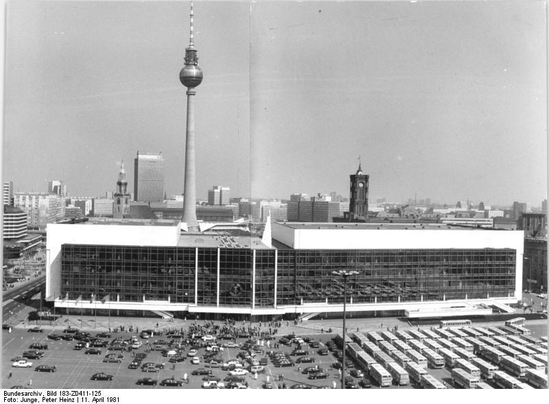 Bundesarchiv Bild 183 Z0411 125, Berlin, Palast der Republik, Fernsehturm